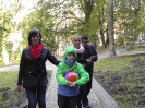 Spacer w jesiennym krajobrazie