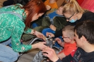 Podróż zwana życiem z kolorowymi skarpetkami w tle