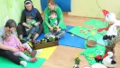 Maszeruje drogą mała wiosna_9