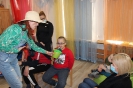 Podróż zwana życiem z kolorowymi skarpetkami w tle_35