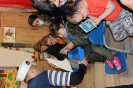 Podróż zwana życiem z kolorowymi skarpetkami w tle_37