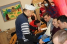 Podróż zwana życiem z kolorowymi skarpetkami w tle_51