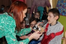 Podróż zwana życiem z kolorowymi skarpetkami w tle_7
